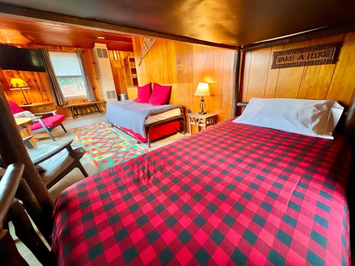 Adirondack Lake Cabins Hotel Indian Lake Exterior photo