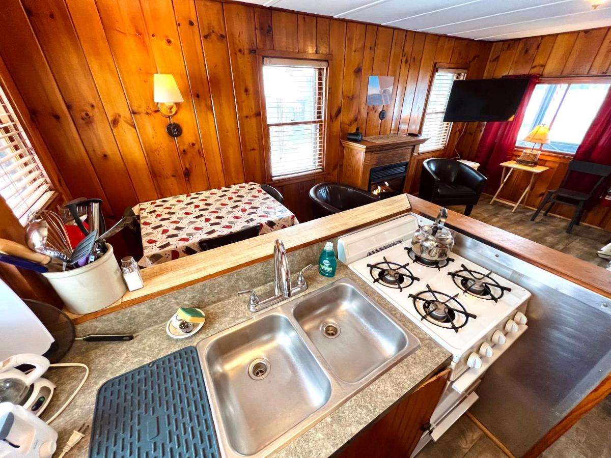 Adirondack Lake Cabins Hotel Indian Lake Exterior photo