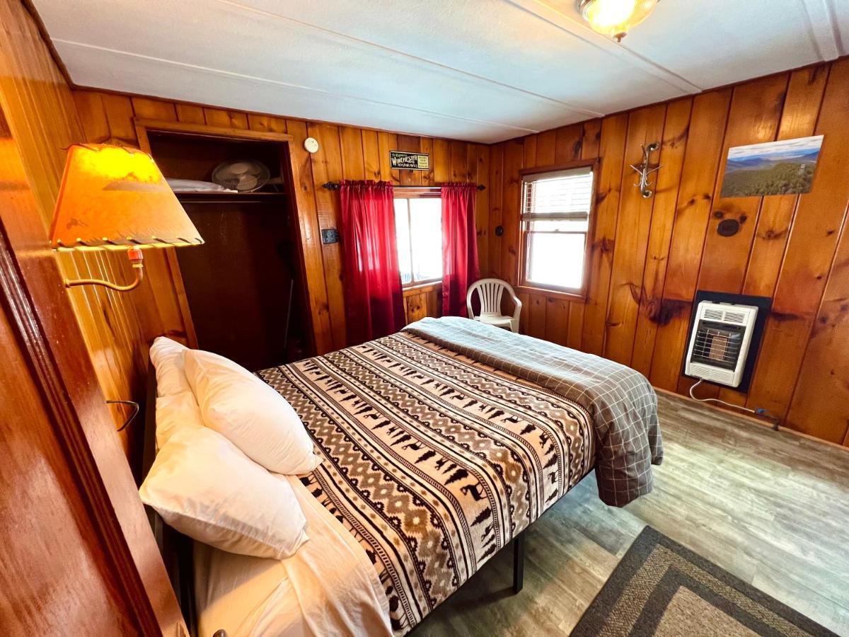 Adirondack Lake Cabins Hotel Indian Lake Exterior photo