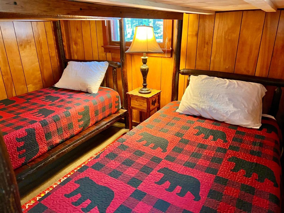 Adirondack Lake Cabins Hotel Indian Lake Exterior photo